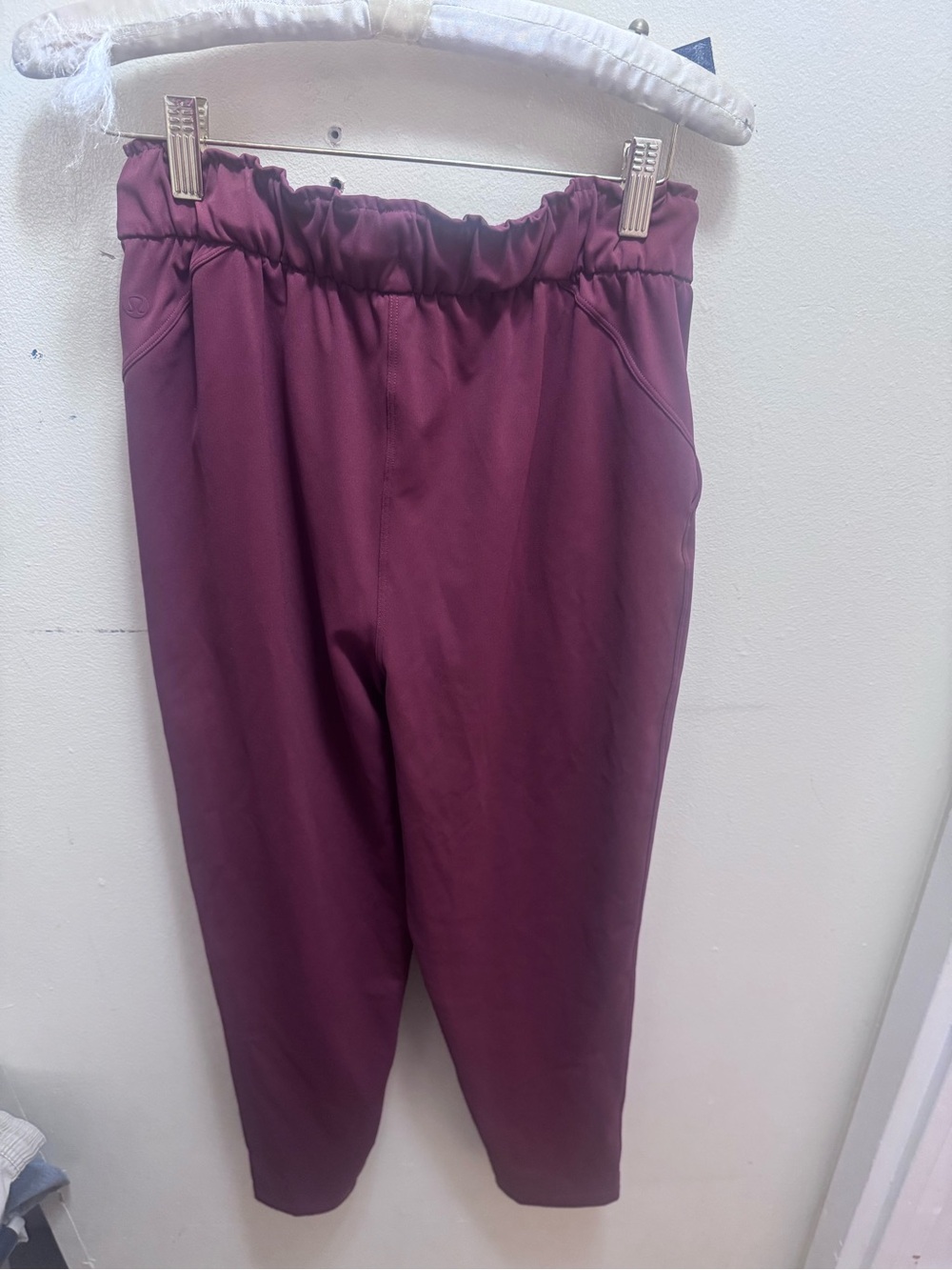 lululemon Women's Paperbag Waist Joggers - Brick Red size 6 - Picture 5 of 5